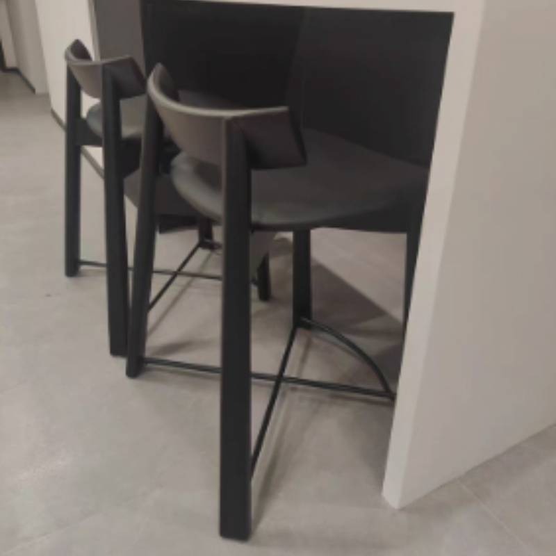Proste, skandynawskie krzesła  – Home Bar Lounge recenzja i cena